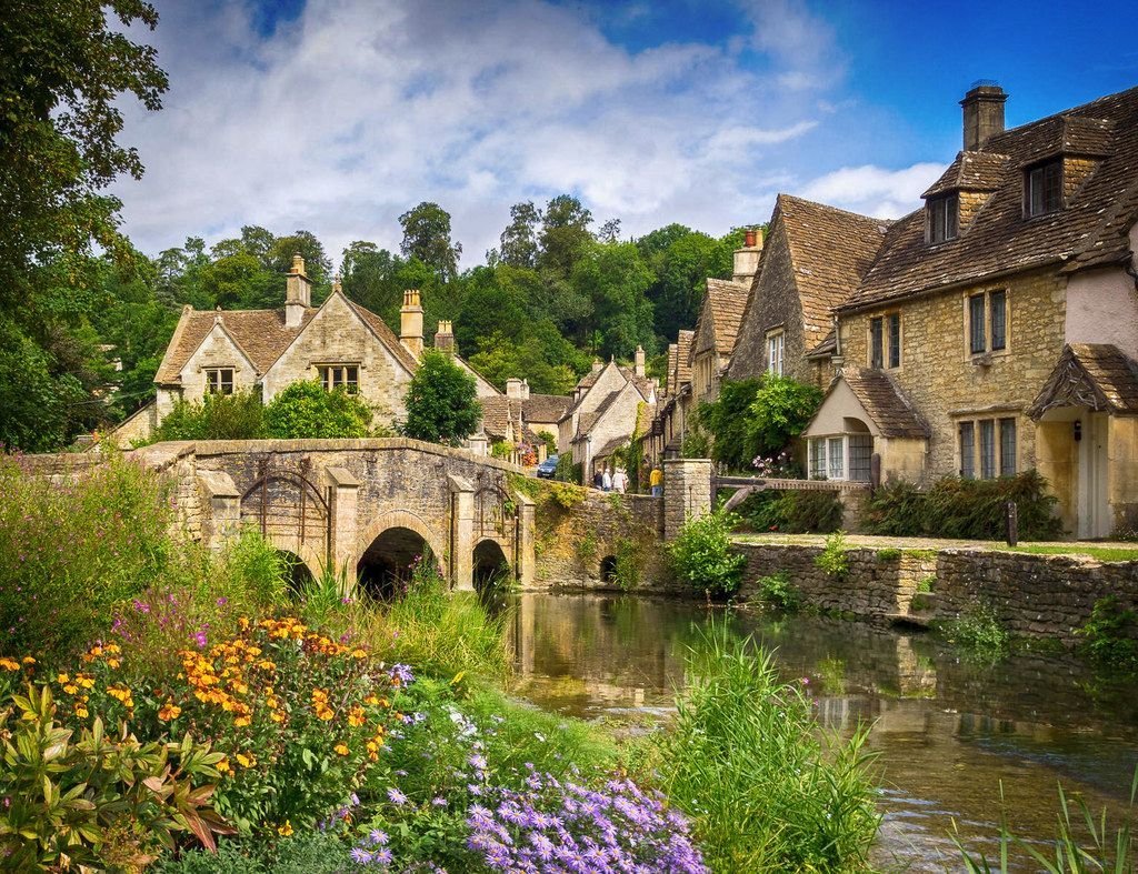 Англия деревня Castle Combe
