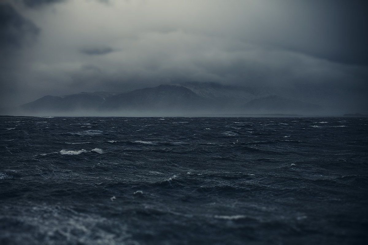 Темное море