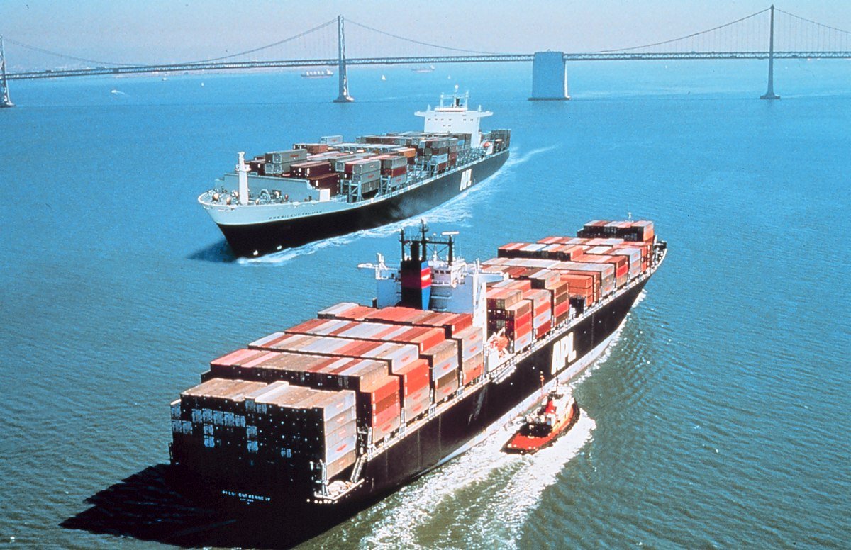 Контейнеровоз Hansa Carrier