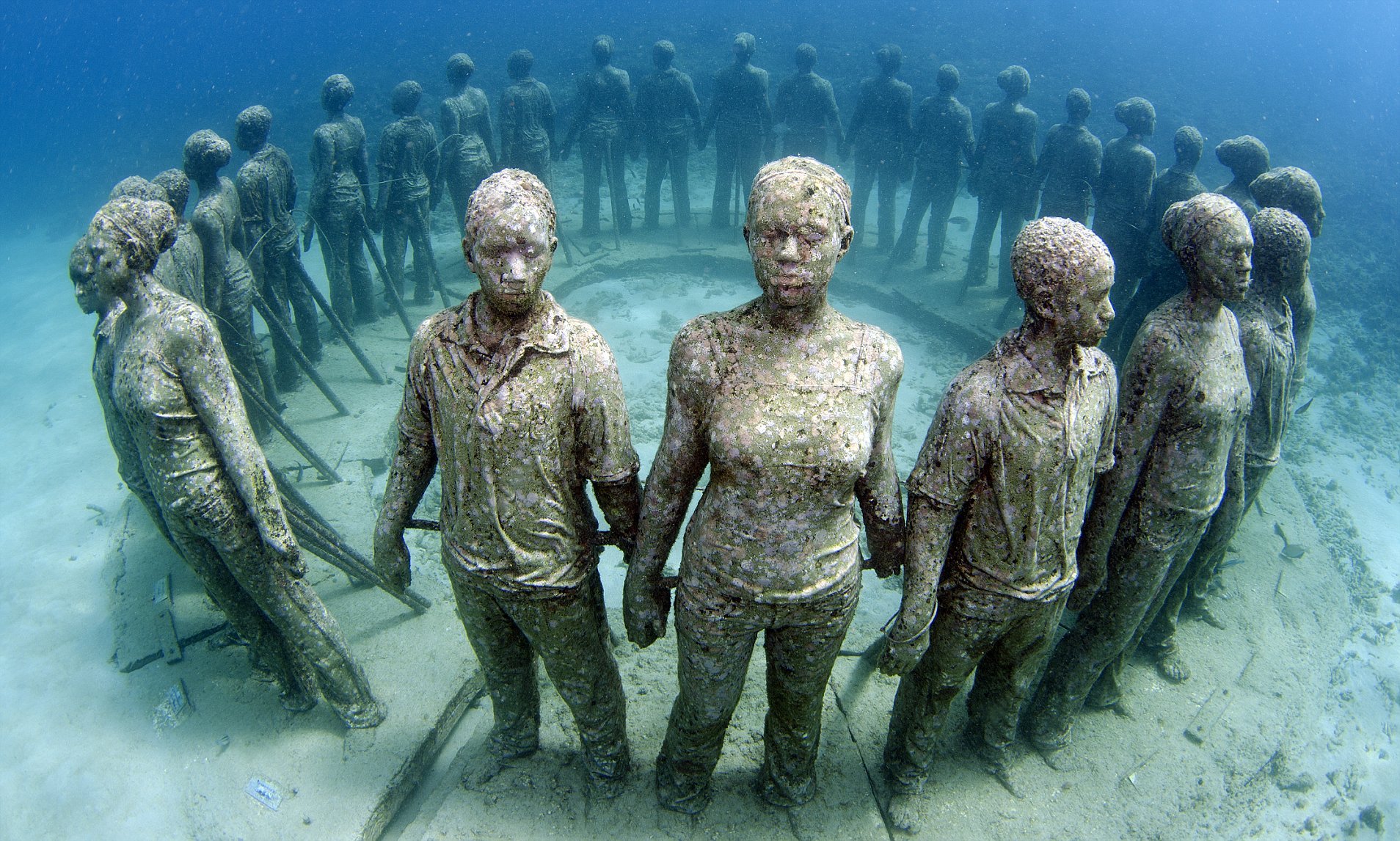 Утонувший гигант. Канкун Мексика подводный музей. Жители Атлантиды. Подводная цивилизация. Останки Атлантиды.
