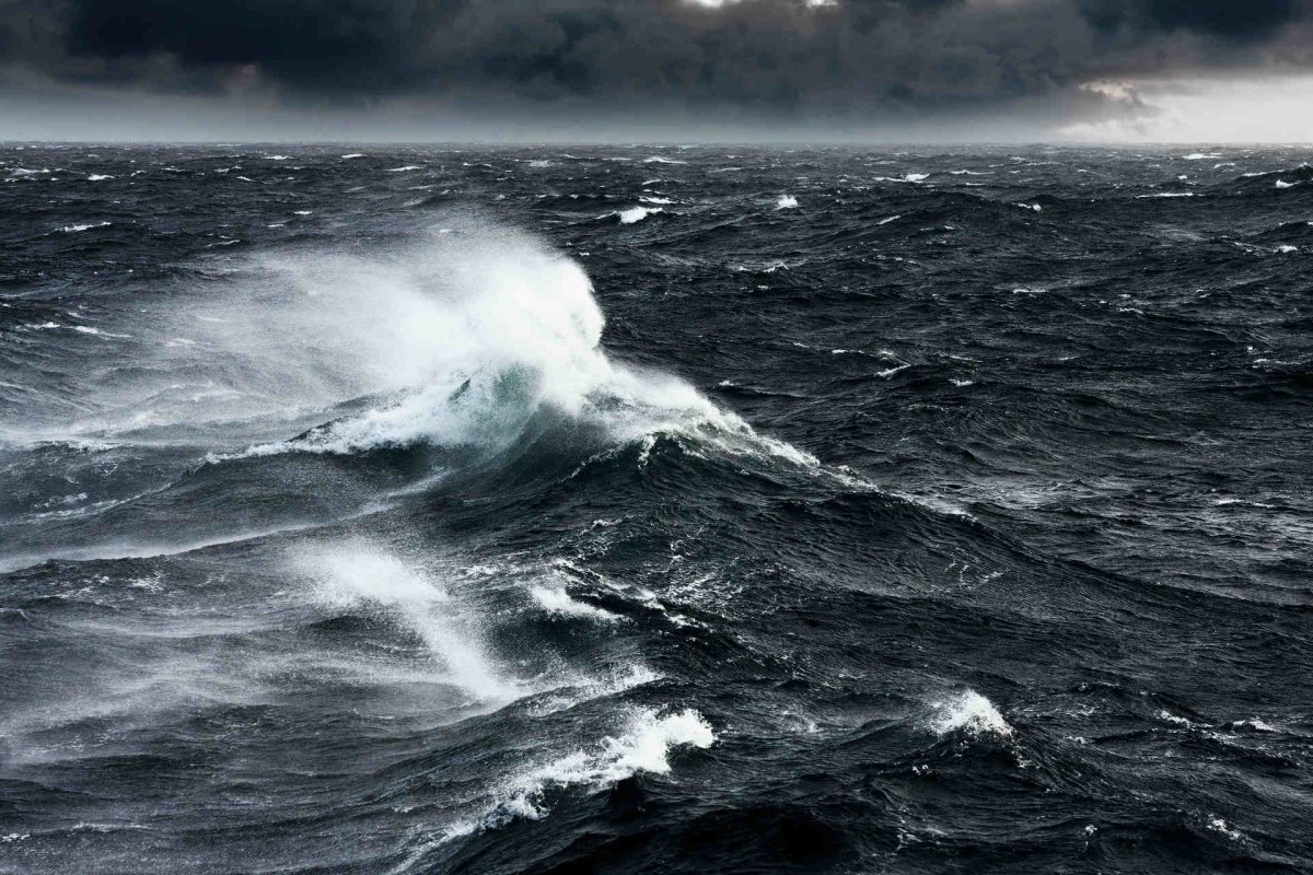 Берингово море корабль шторм