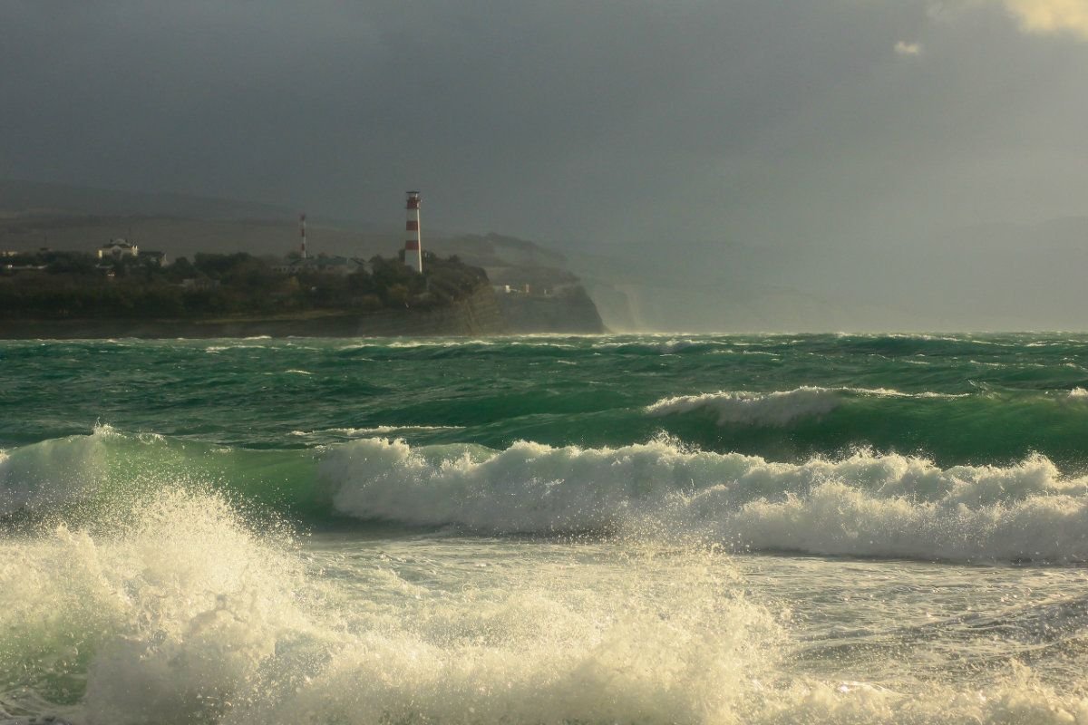 Геленджик море шторм