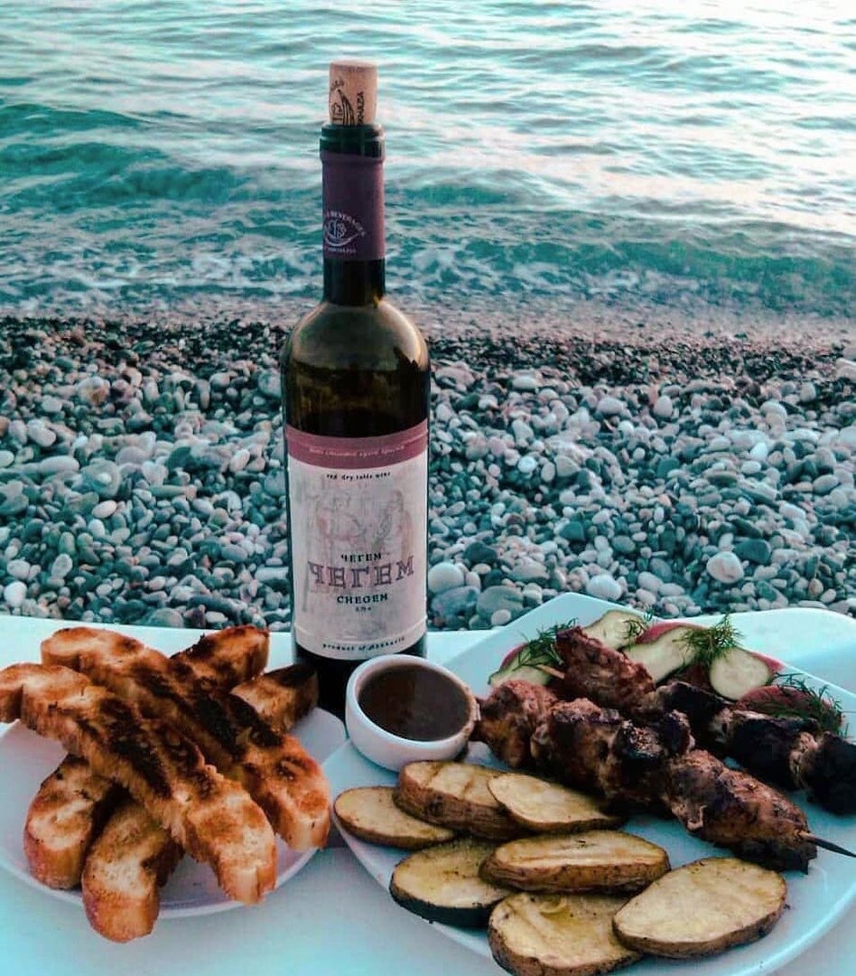 Шашлык на море