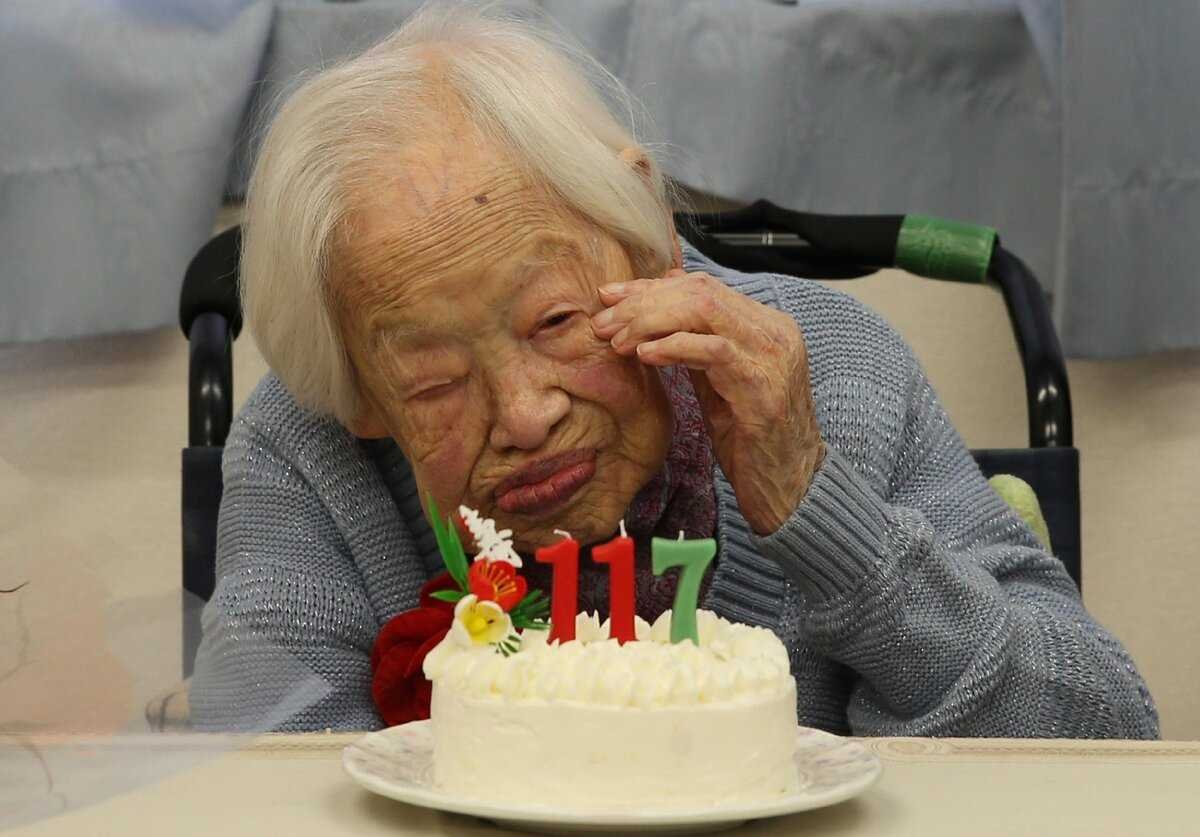 Долгожитель Мисао Окава 117 лет