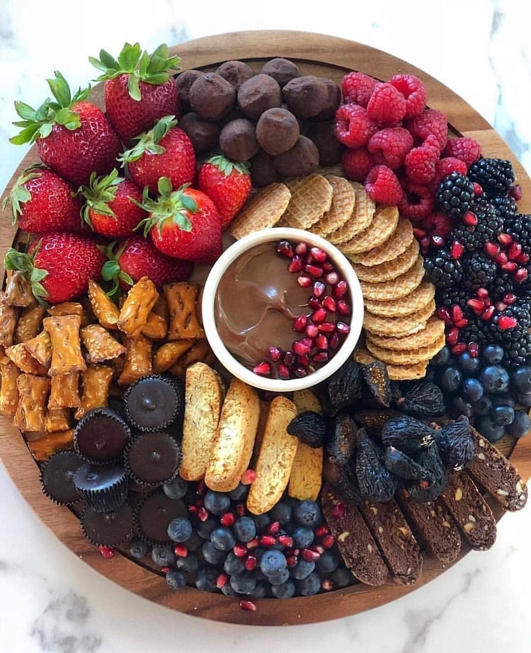 Фрукты и сладости