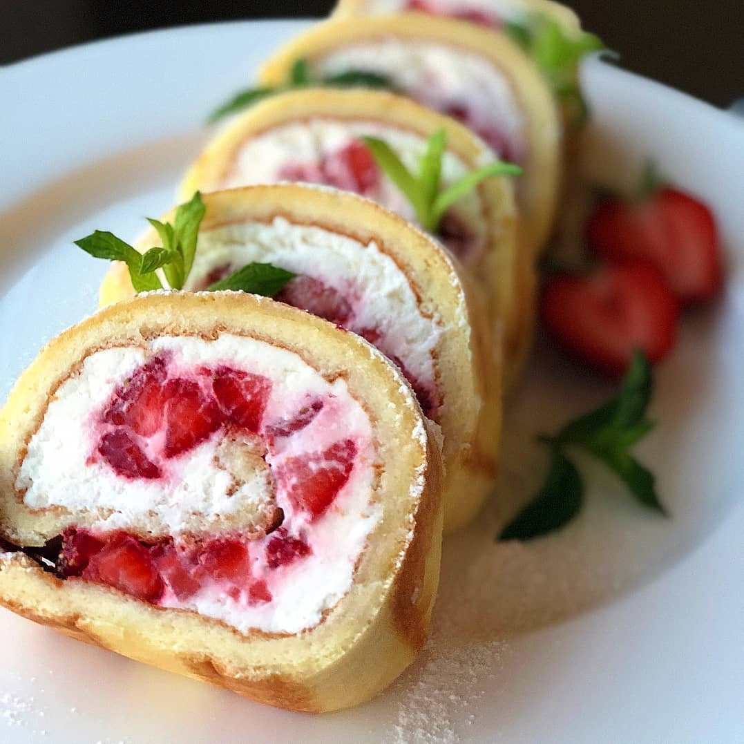 Блинный рулет с начинкой