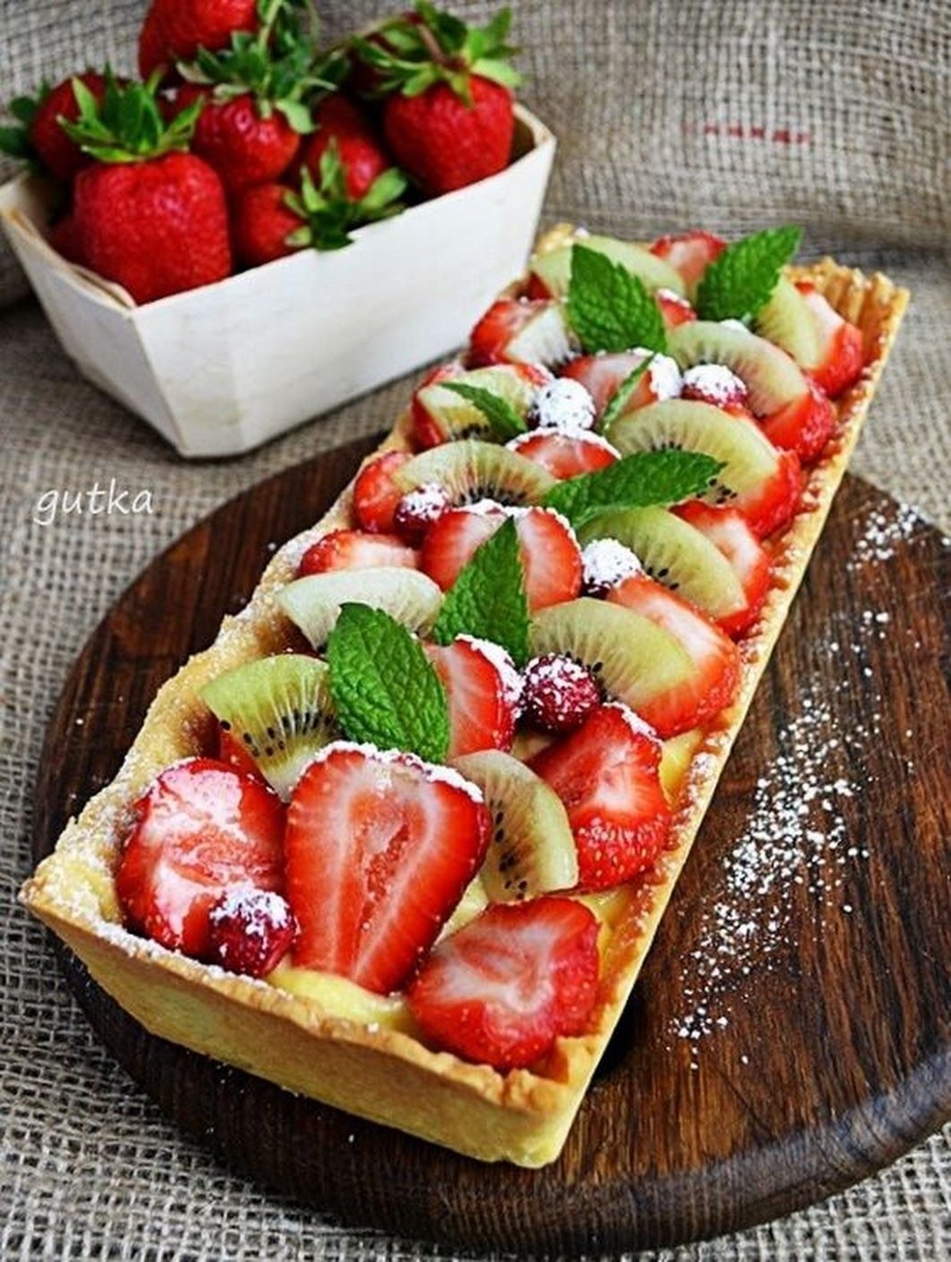 Пирог с клубникой