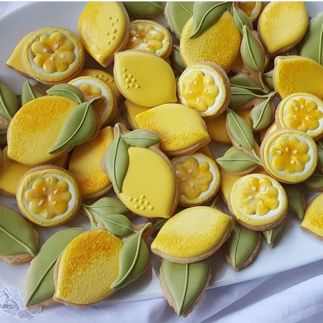 Украшение из лимона