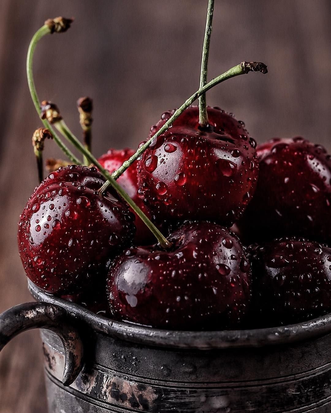 Спелая черешня