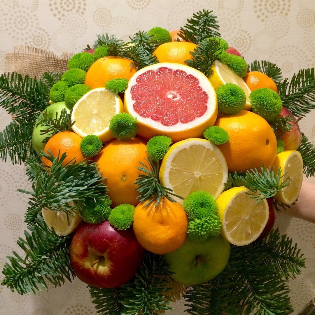 Зимний букет из фруктов