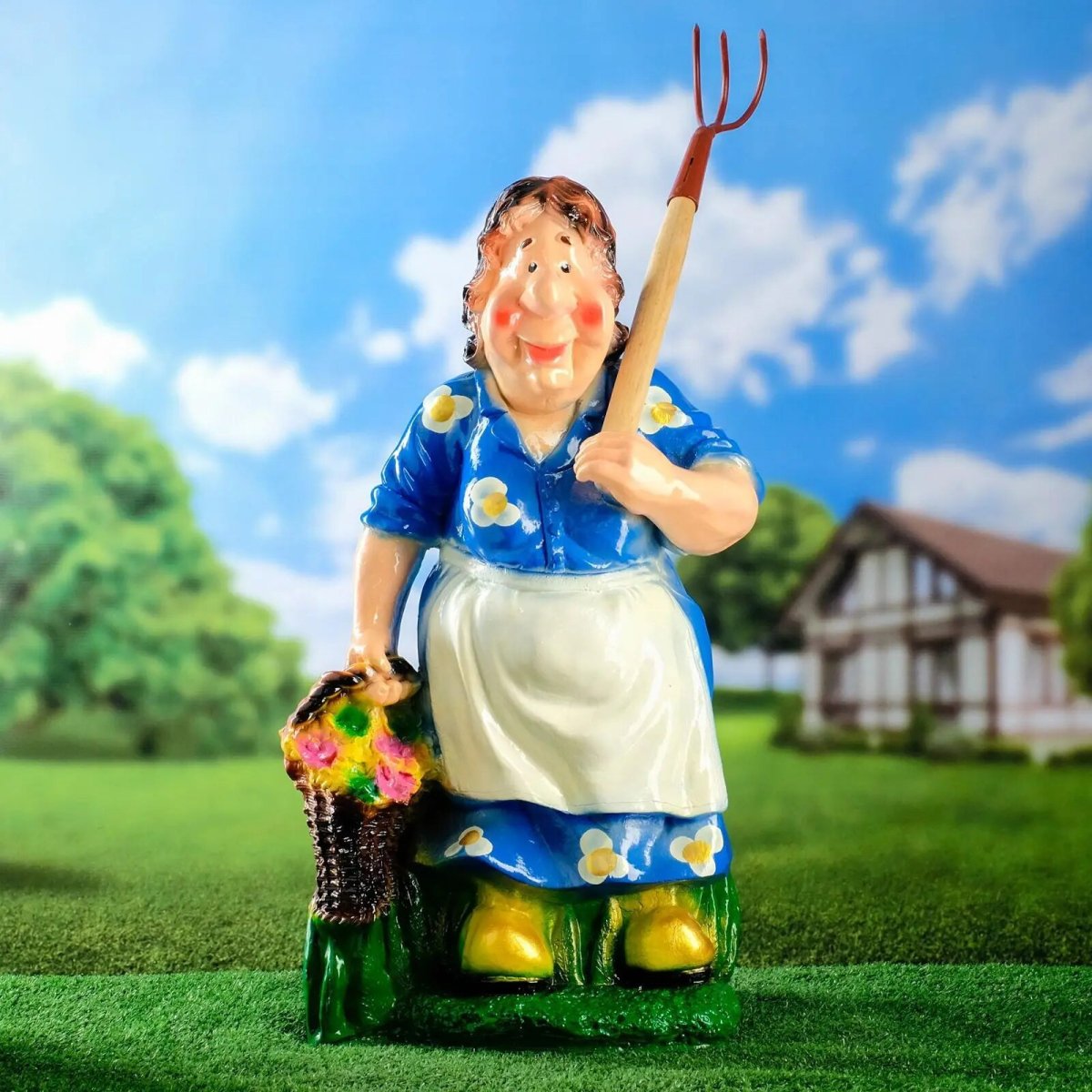 Фигурка для сада Дачница