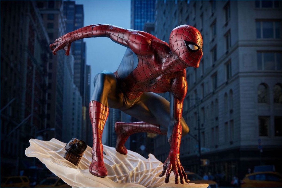 Marvel Spider man Statue