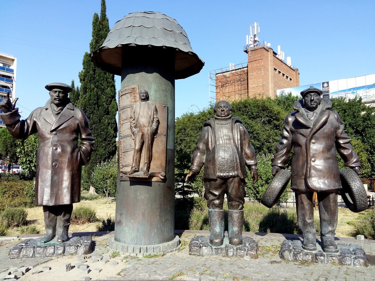 Памятник Мимино в Тбилиси