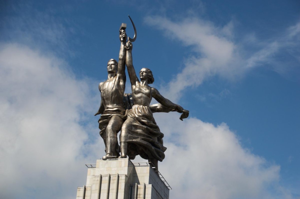 Вера Мухина рабочий и колхозница