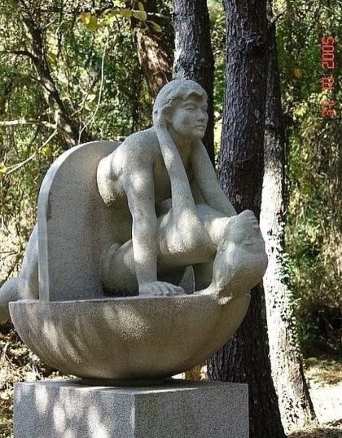 Неприличные статуи