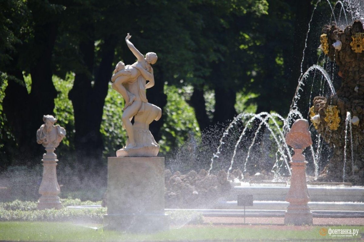 Летний сад в Санкт-Петербурге фонтан коронный