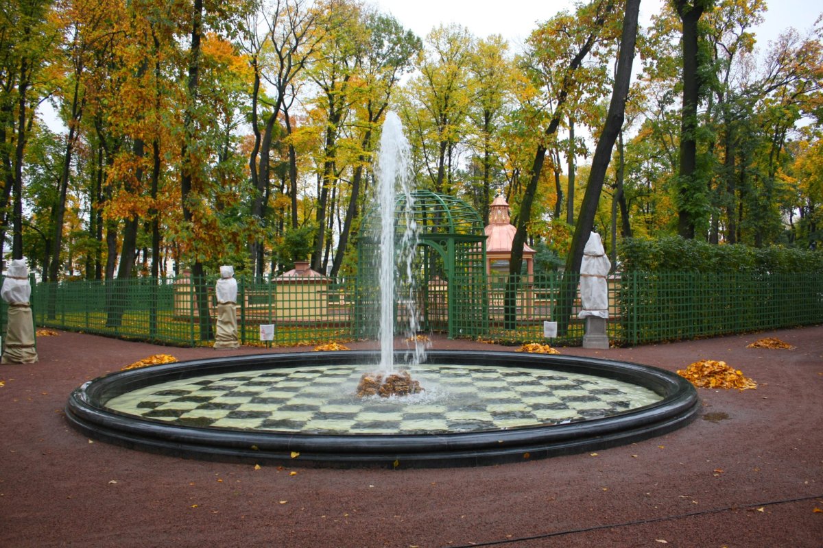 Летний сад СПБ фонтан Царицын