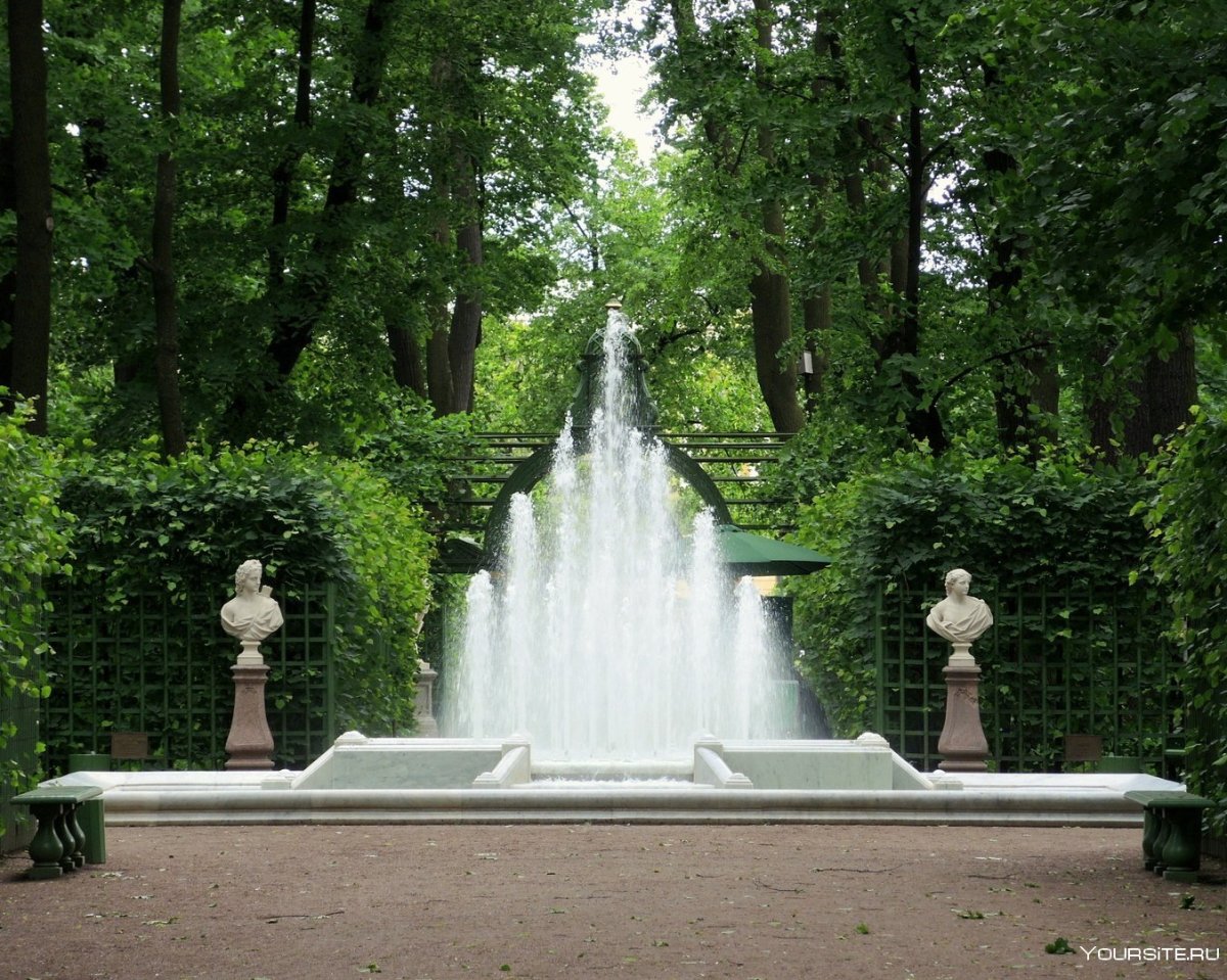 Летний сад в Санкт-Петербурге
