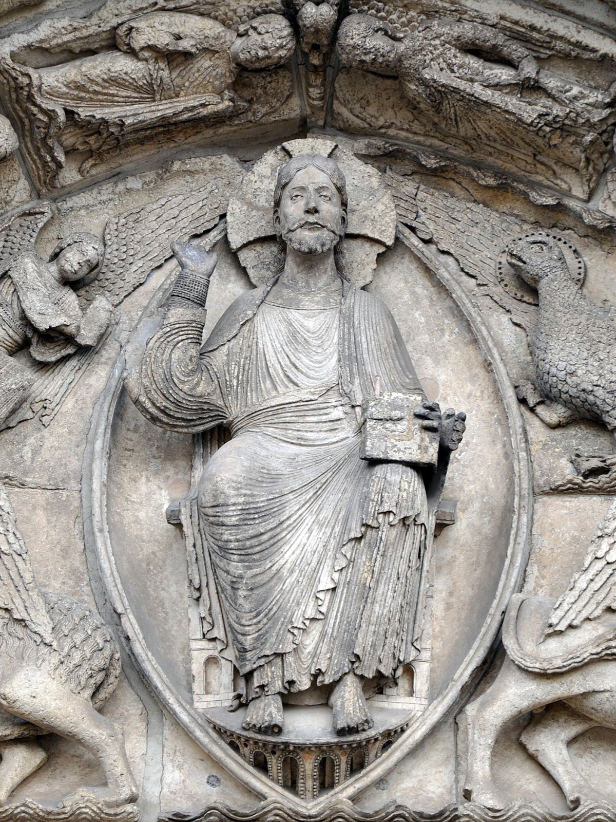 Христос во славе тимпан собора Нотр дам в Шартре