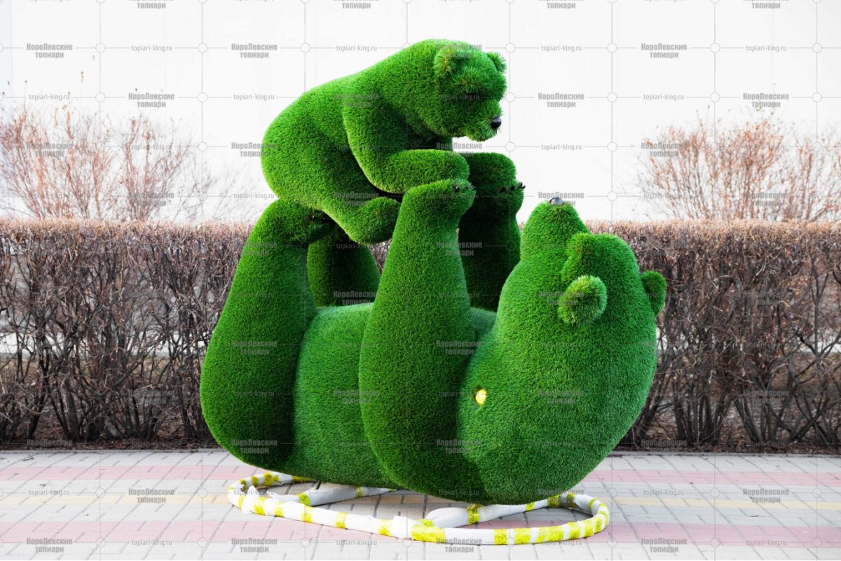 Топиарные фигуры медведи