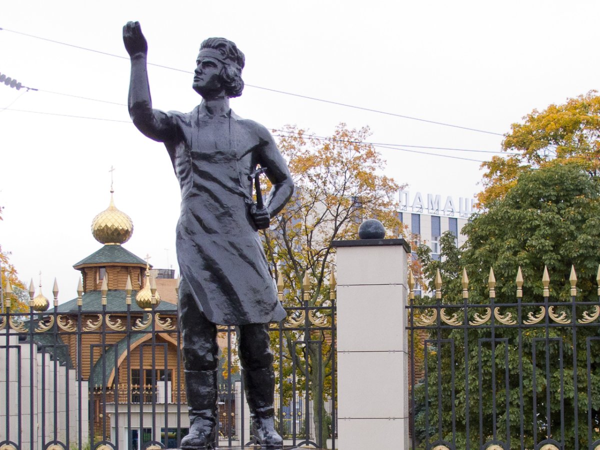 Тула город памятник Левше
