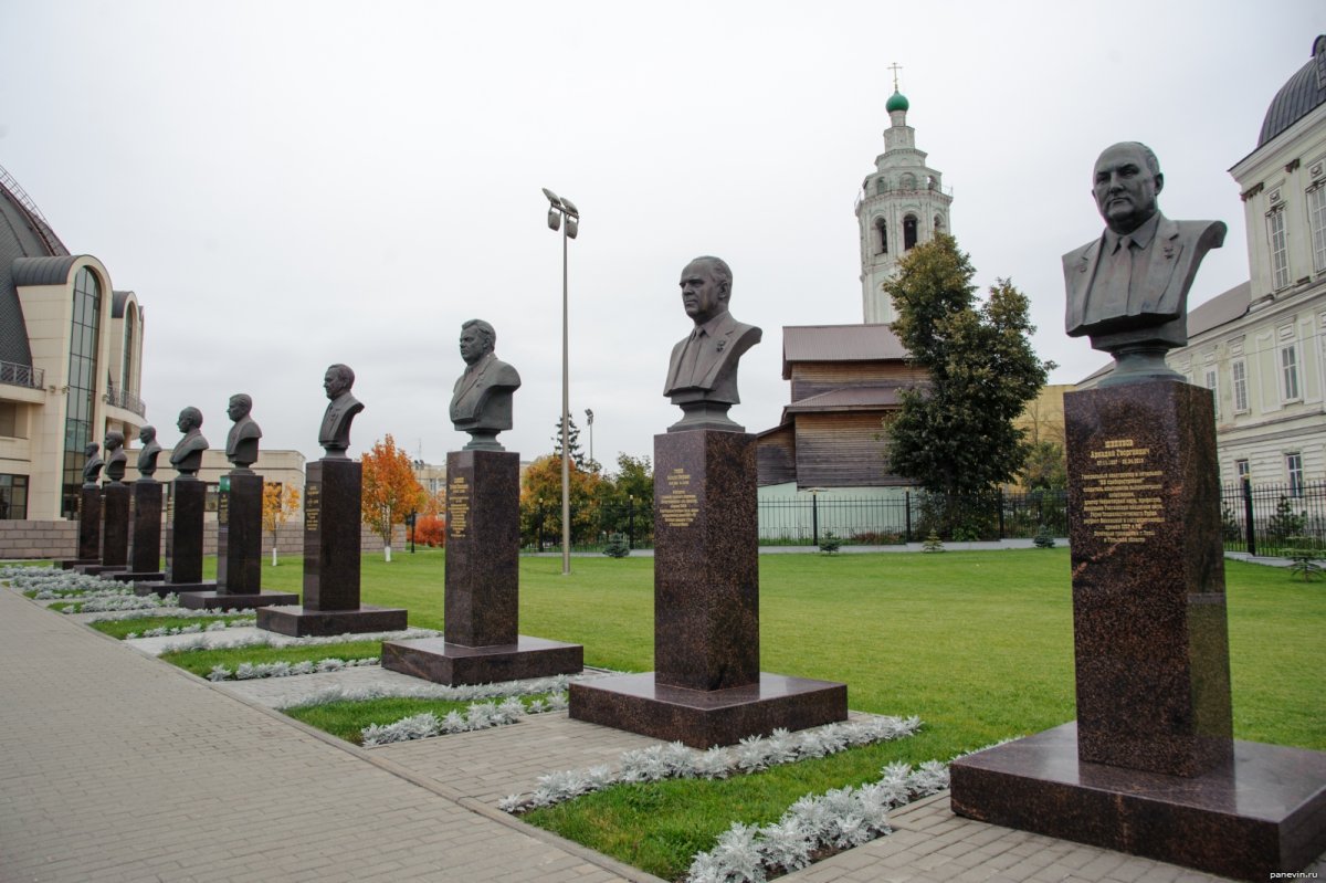 Памятник оружейникам в Туле