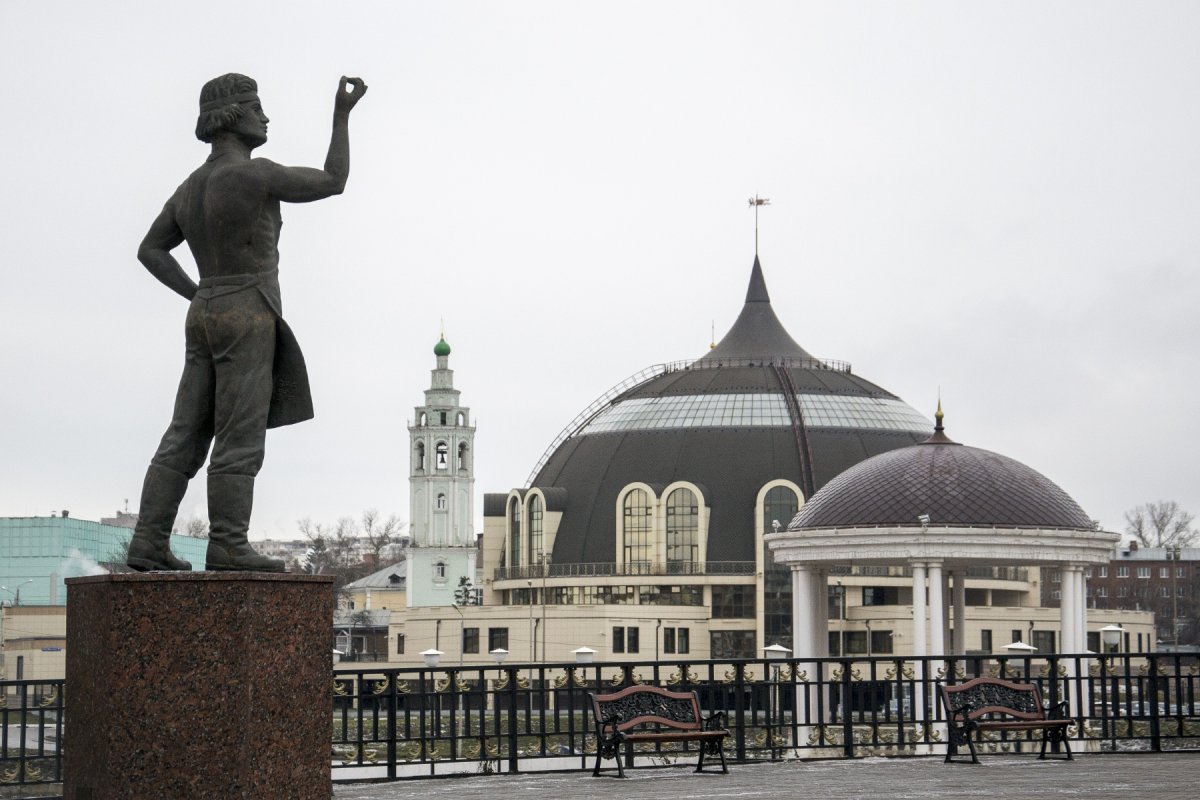 Тульский музей оружия и памятник Левше