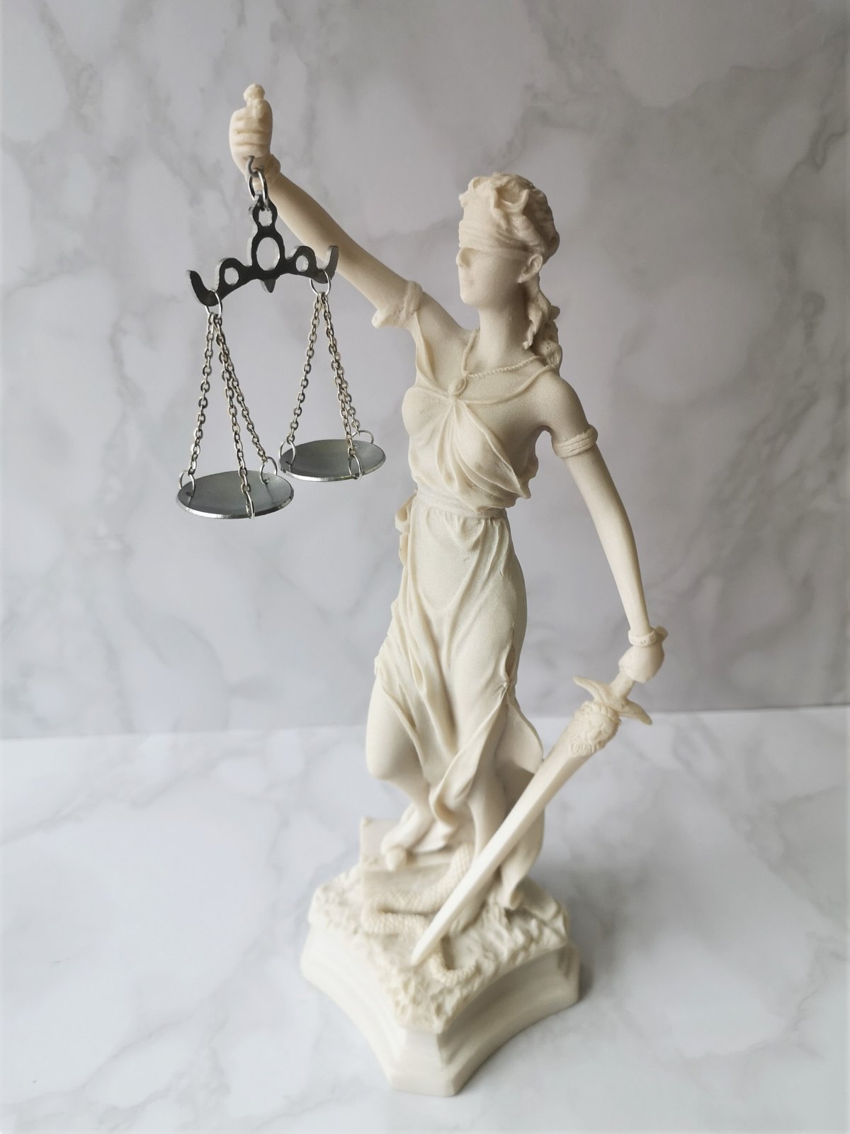Статуэтка Фемида богиня правосудия 18 см