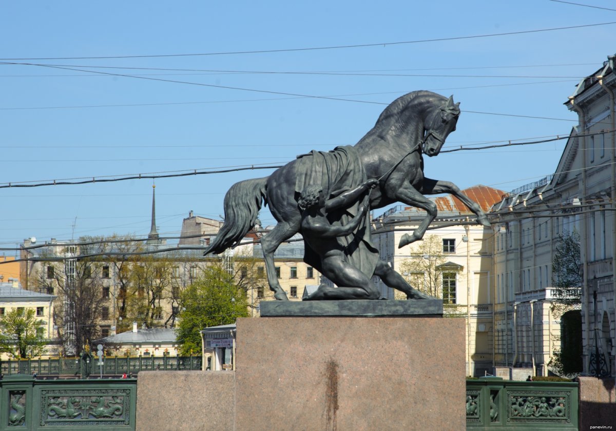Кони Клодта на Аничковом мосту
