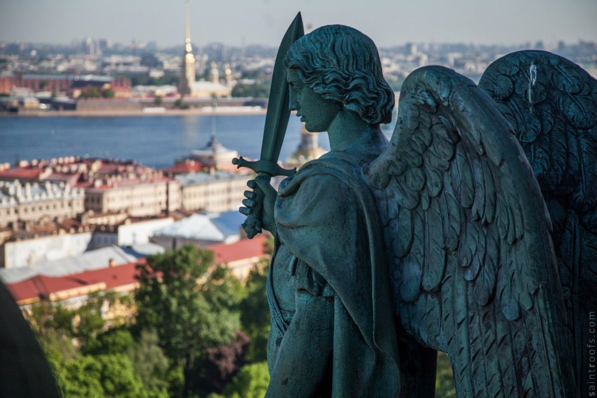 Статуи ангелов Исакиевский собор