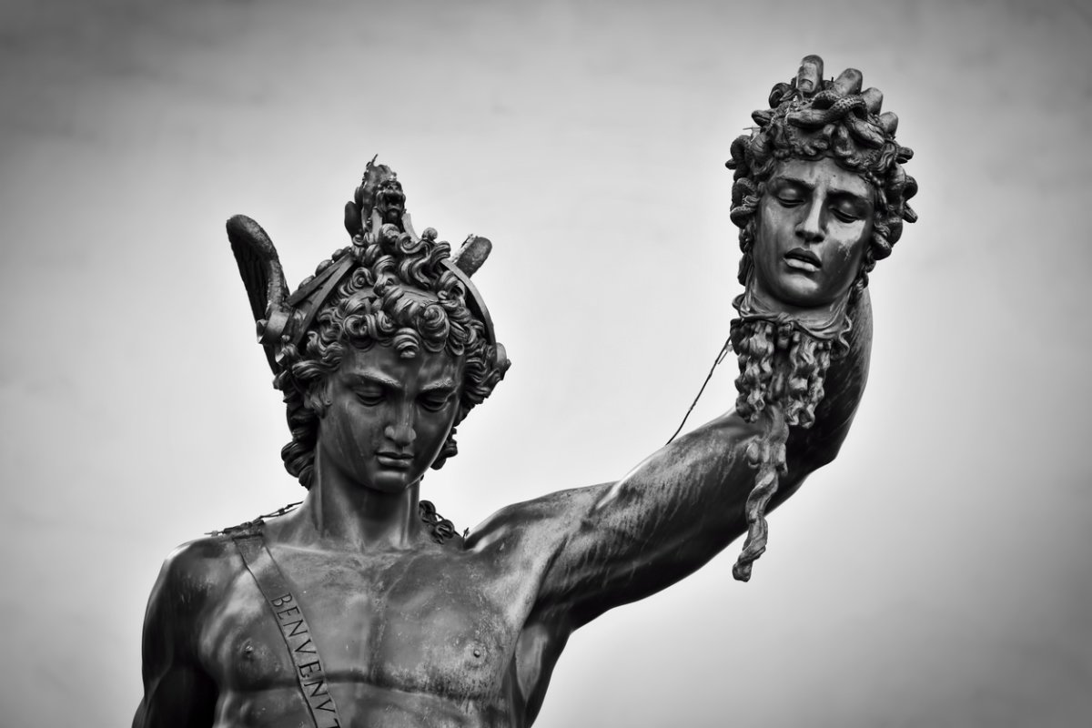 Скульптура Perseus with the head of Medusa