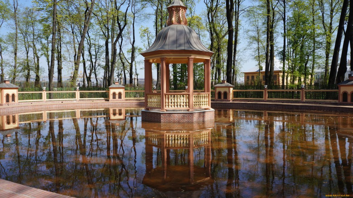 Летний дворец Петра i в Санкт-Петербурге