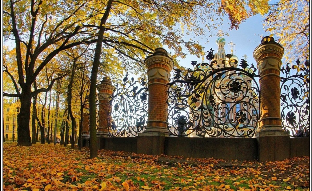 Михайловский сад в Санкт-Петербурге