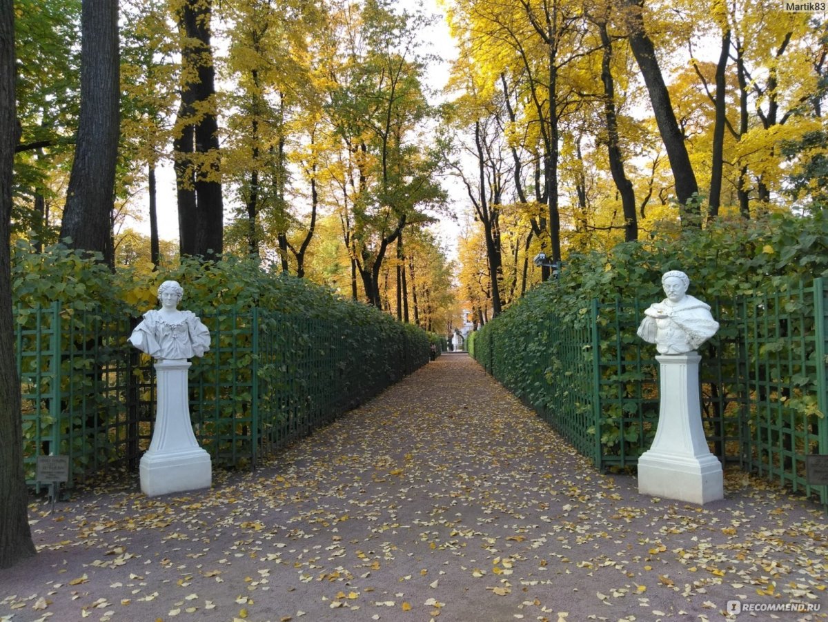 Летний сад в Санкт-Петербурге осенью