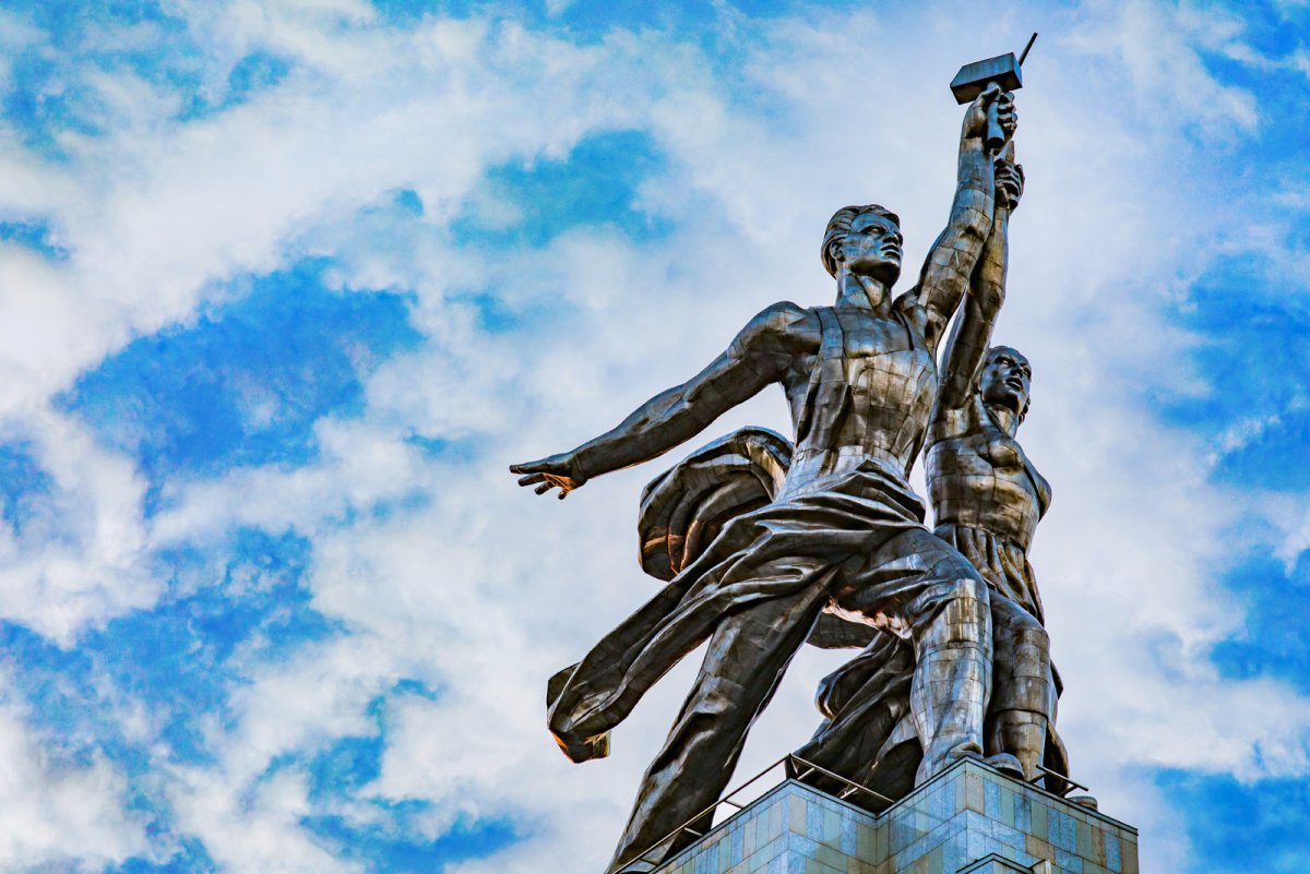 Вера Мухина рабочий и колхозница