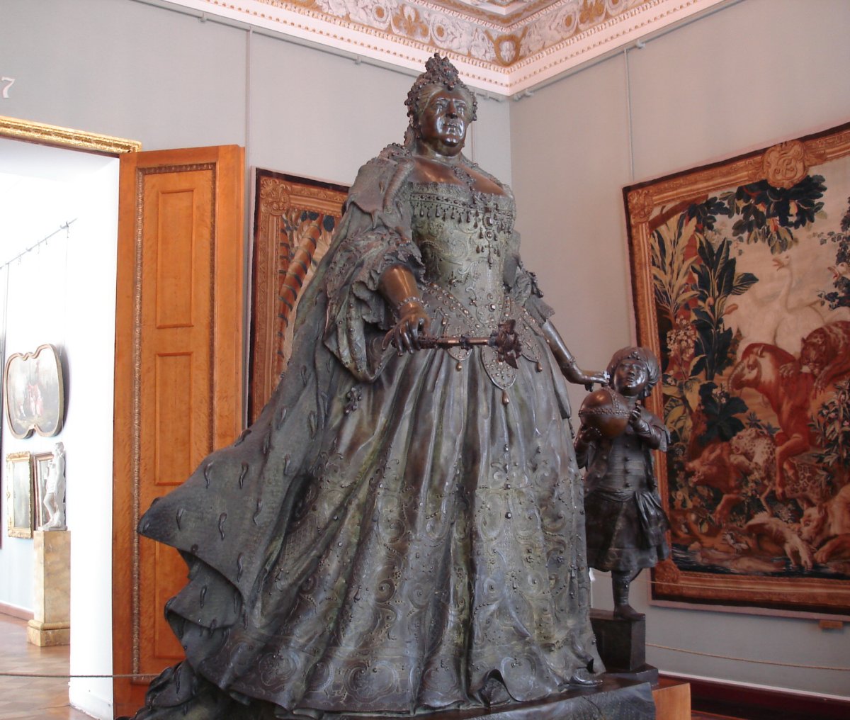 Б К Растрелли Анна Иоанновна с арапчонком 1741