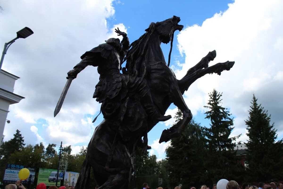 Памятник Ермаку в Томске