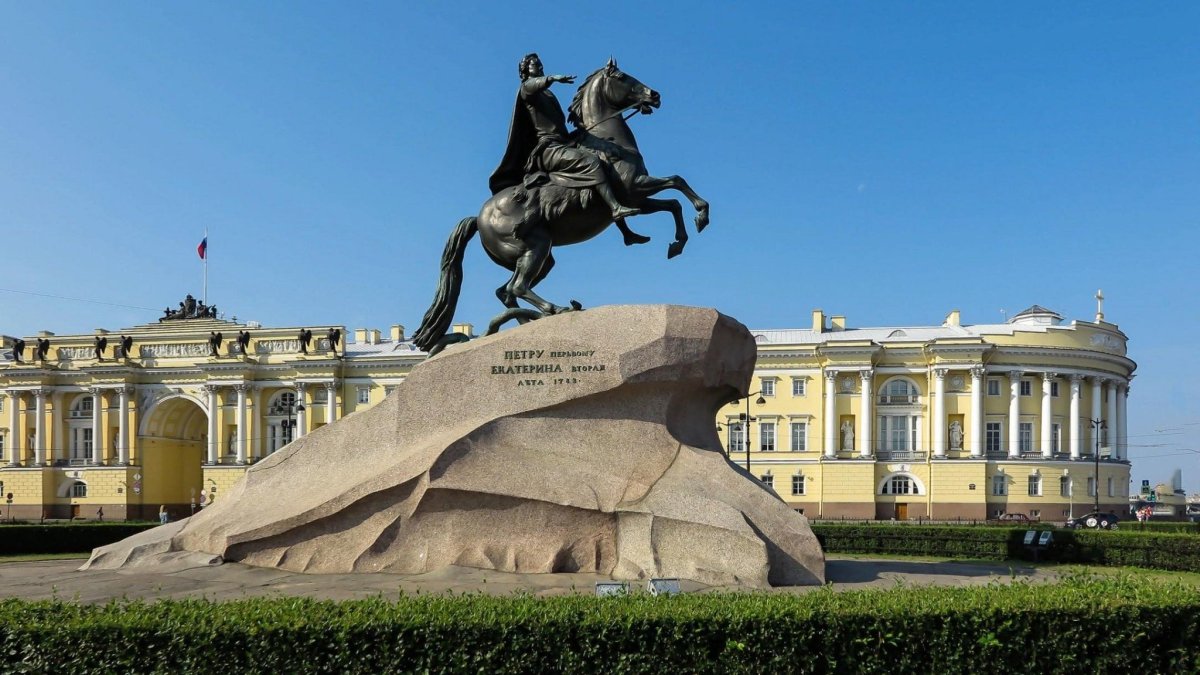 Медный всадник памятник в Санкт-Петербурге