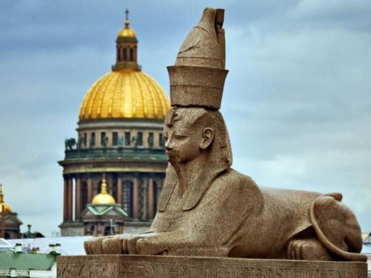 Сфинксы в Санкт-Петербурге на Университетской набережной