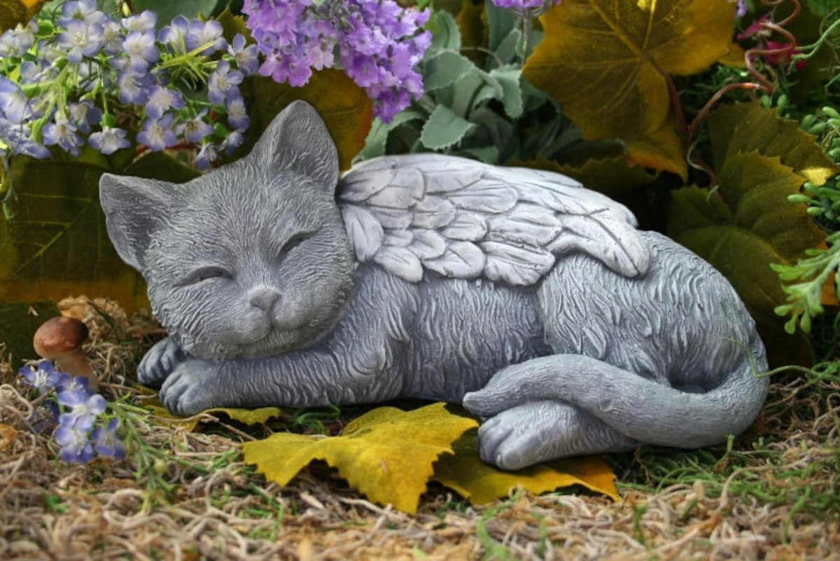 Садовая скульптура кошки