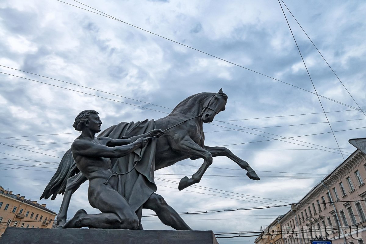 Кони на Аничковом мосту картина
