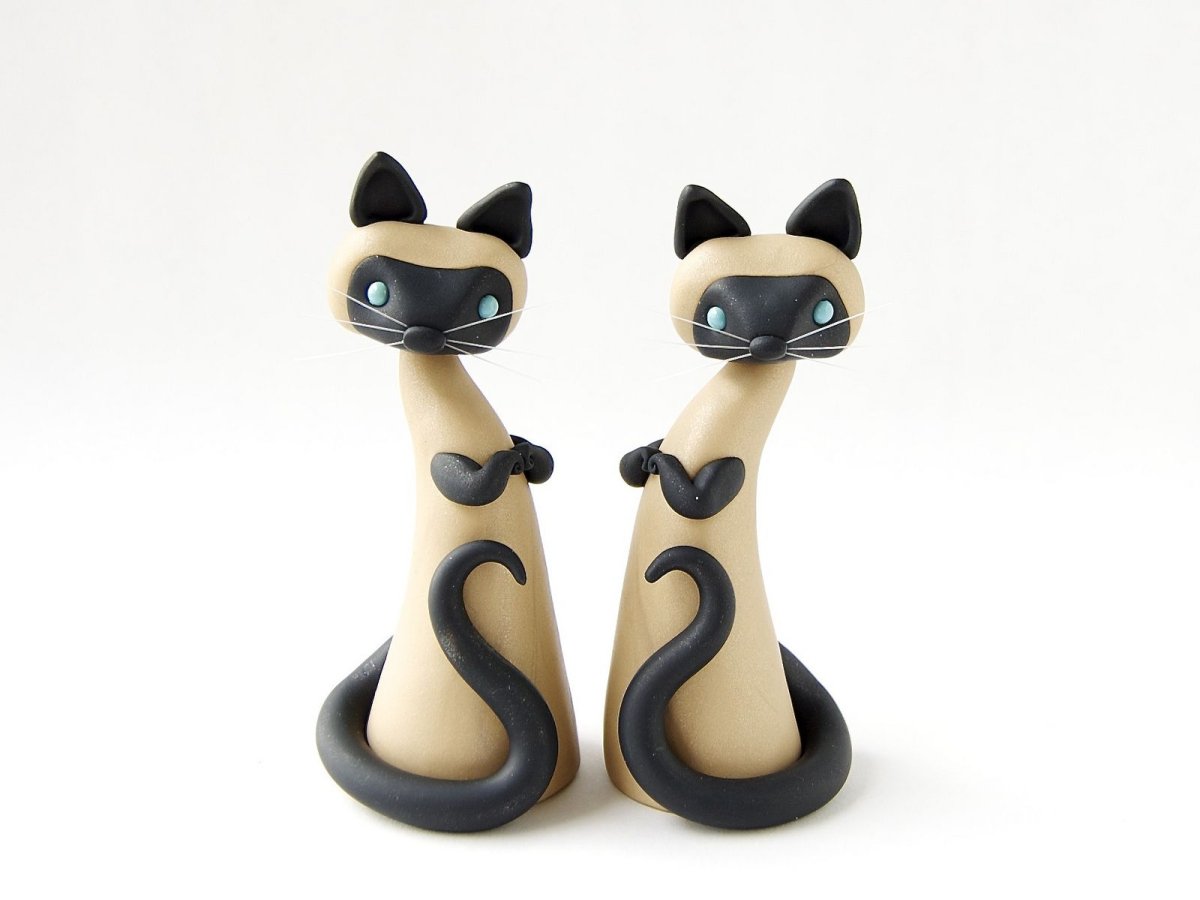 Фигурки кошек из полимерной глины