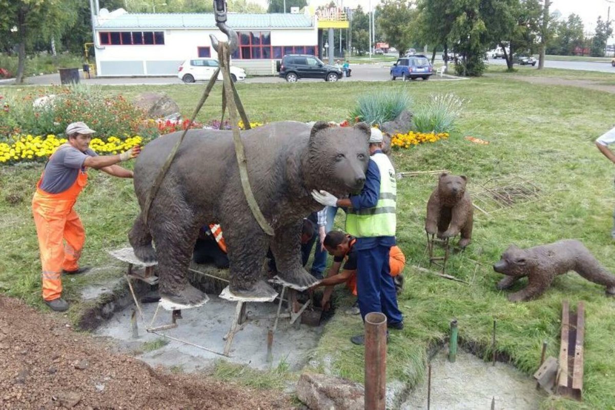 Бетонные скульптуры медведь