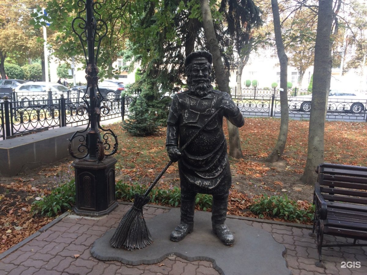 Памятник дворнику Киржач