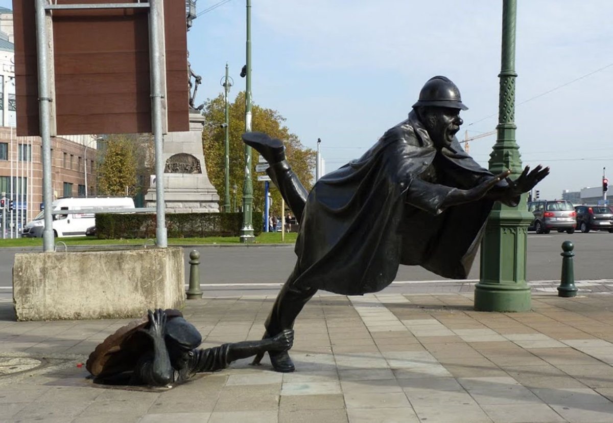 Скульптура de Vaartkapoen, Брюссель
