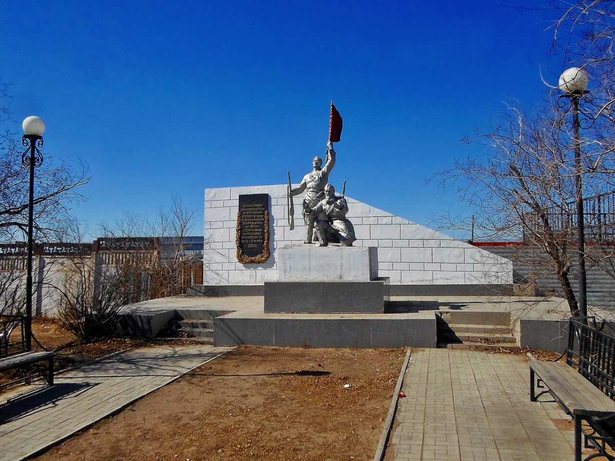 Памятник красногвардейцам в Улан-Удэ