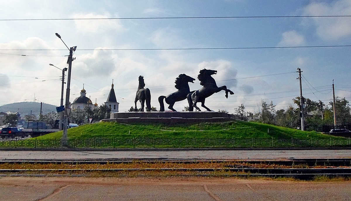 3 Стихии памятник Улан Удэ