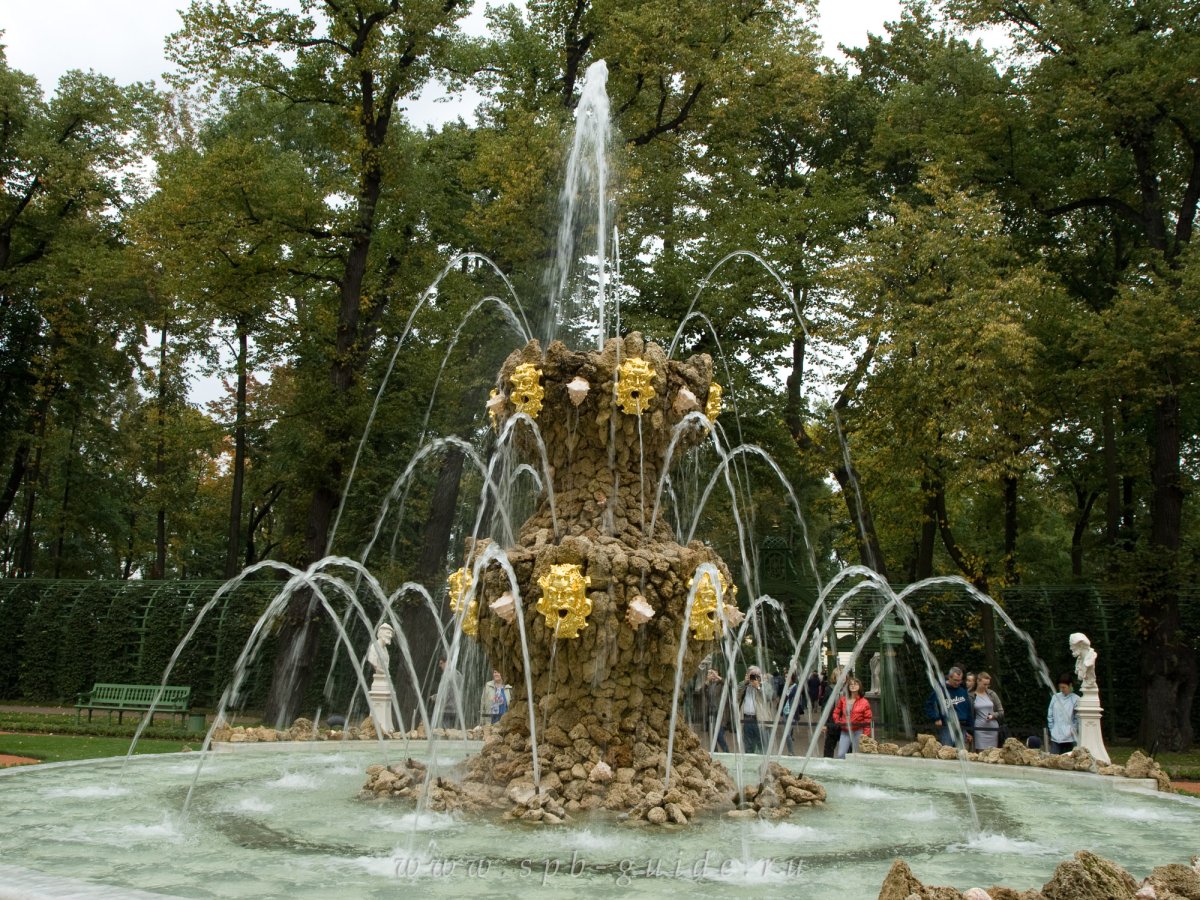 Летний сад в Санкт-Петербурге фонтан коронный