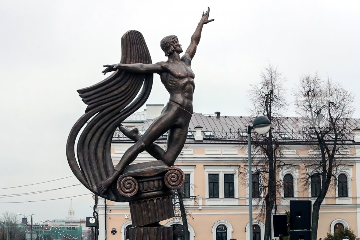 Памятник Рудольфу Нуриеву в Казани