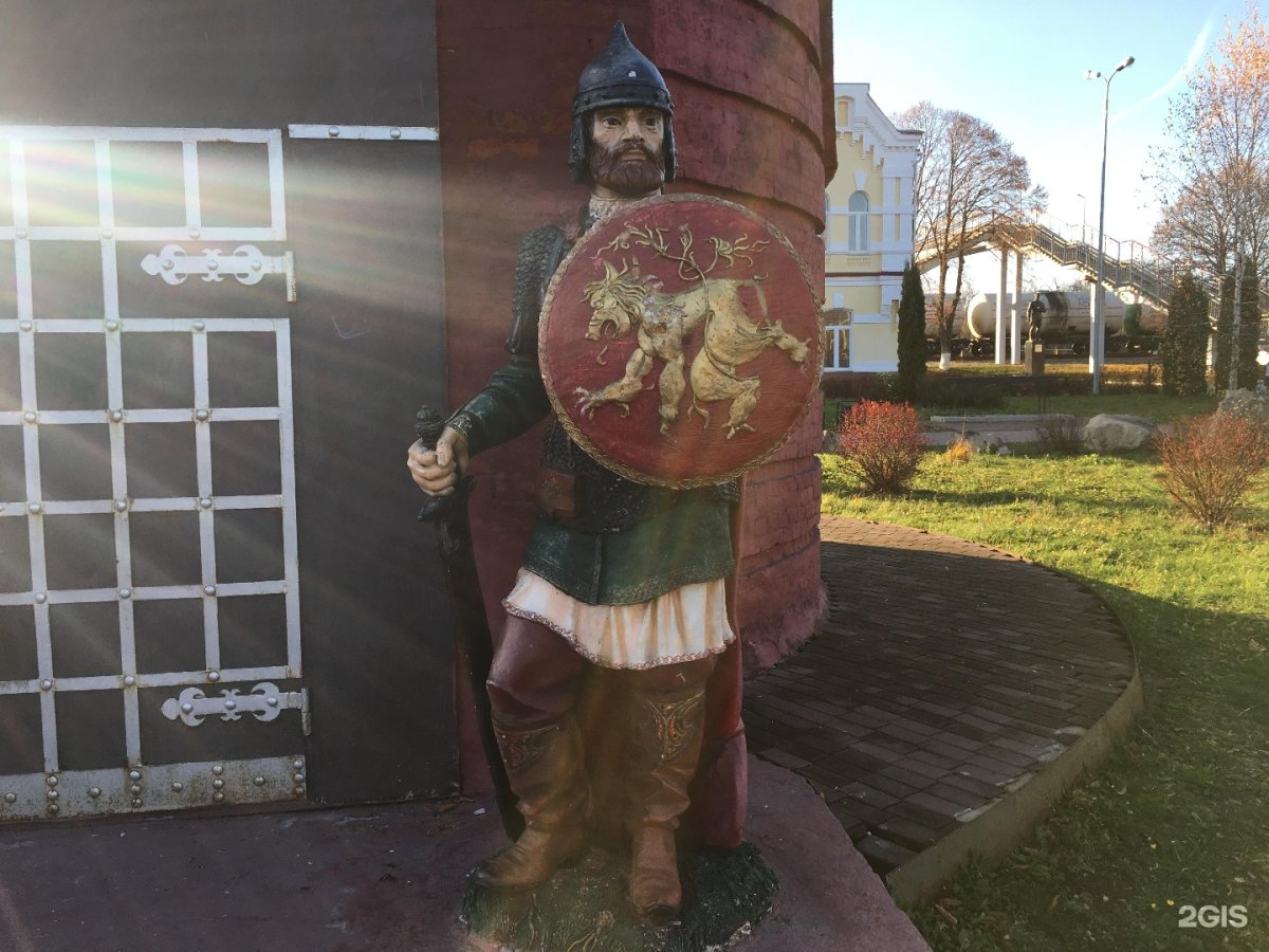 Богатырь жанровая скульптура в Волгограде